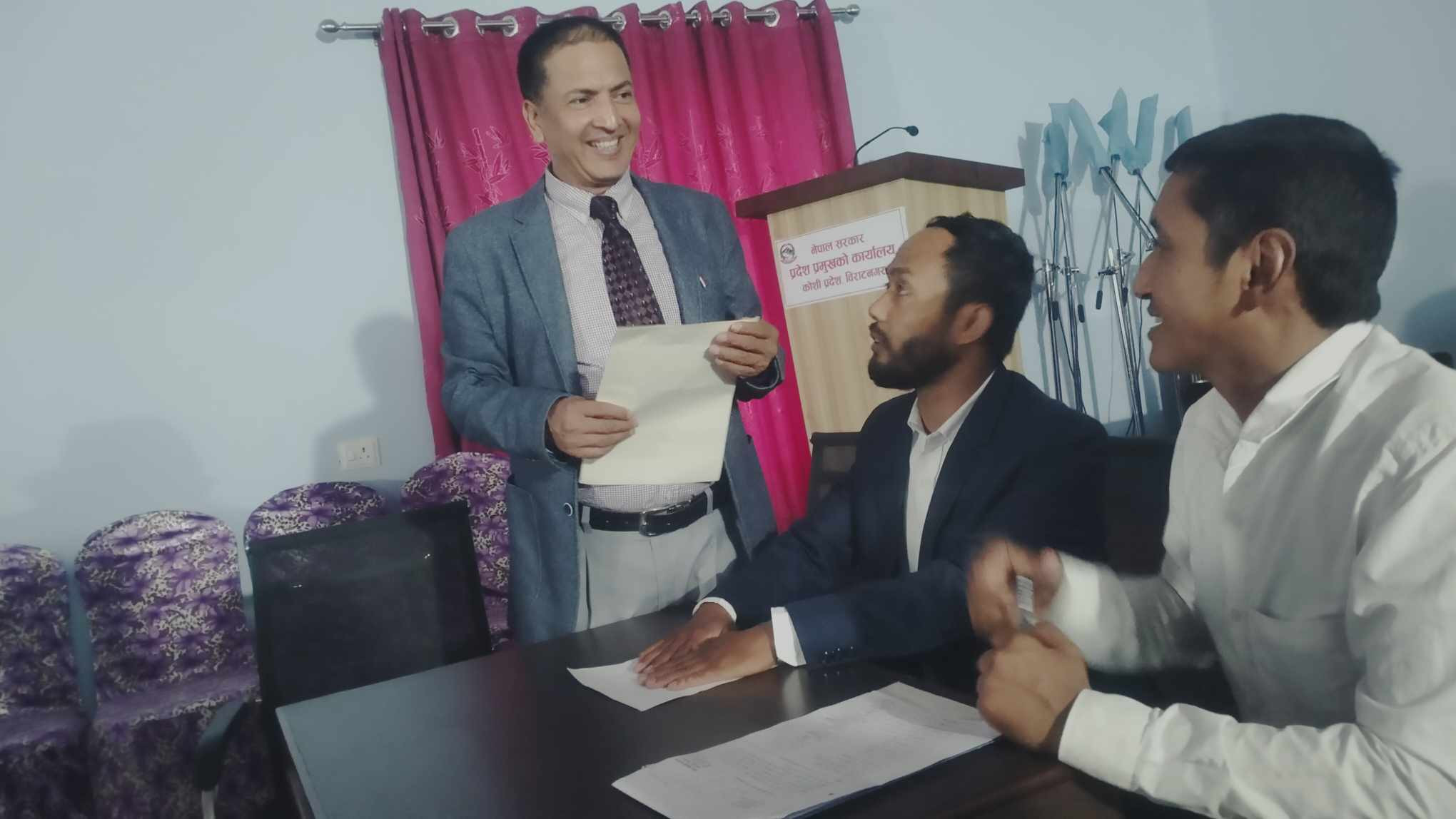 कोशी प्रदेशः हिक्मत कार्कीलाई समर्थन गरेका सांसदहरूको सनाखत हुँदै